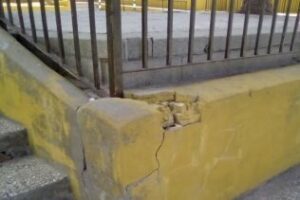 PSOE: "Landaluce no cumple con su obligación de mantener y conservar los colegios"