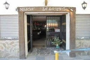 Crítica gastronómica-Mesón La Sacristia:Buena comida con un extraño concepto.Por "Elmijita"