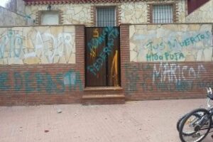 Tienen que proteger al presunto violador de una menor de Algeciras ante un posible linchamiento (VIDEO)