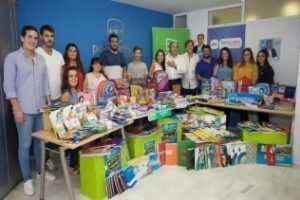 Landaluce entrega a ADRA más de 2000 artículos de material escolar recogidos por NNGG