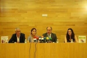 Alcalde y directora general de Infancia y Familia presentan la campaña de prevención de riesgos en el uso de las nuevas tecnologías