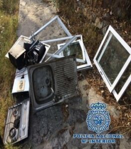 Pillados in fraganti" los autores de un robo con fuerza en un Bungalow de Pelayo