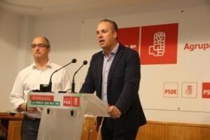 De la Serna vuelve a dar la espalda al tramo ferroviario Algeciras-Bobadilla": Ruiz Boix