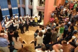 Landaluce y Sanz se reúnen en una asamblea con los afiliados del PP Algeciras