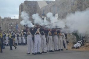La Recreación de Tarifa lleva de pólvora y color sus calles (fotos)