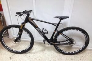 La Guardia Civil detiene a los autores del hurto de una bicicleta valorada en 4000 euros