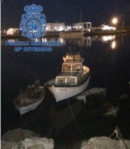 Tres detenidos en dos embarcaciones de recreo con más de 500 kilos de hachís