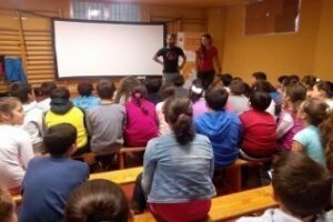Alumnos del CEIP Tartessos conocen el proyecto Cinecicleta gracias a Un barrio de todos