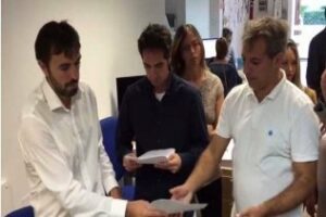 La Plataforma ciudadana "Somos Tarifa" argumenta y "aplaude" la moción de censura"