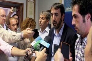 La Alcaldía de Tarifa ya es para el PSOE, el PP abandona la sala tras la votación