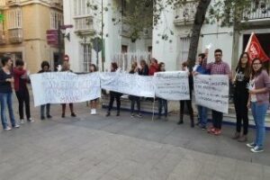 Intérpretes de lengua de signos retoman las protestas en la provincia