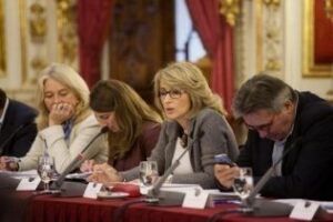 El PSOE rechaza rehabilitar la Escuela de Arte usando el voto de calidad de la Presidenta de la Diputación