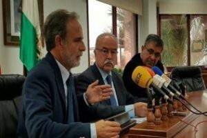 Landaluce pide a De la Encina que no meta cizaña" entre él y Morón