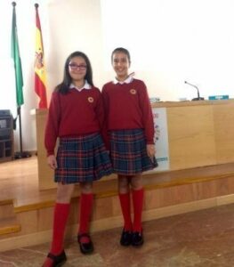 Dos alumnas del colegio Puertoblanco se hacen con el primer y tercer premio del certamen Solidaridad en las letras"