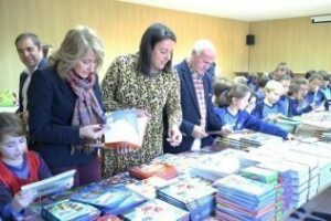 El colegio Los Pinos celebra su XXXVIII Feria del Libro