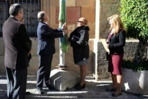 Los actos del Día del Gitano Andaluz" se cierran con la izada de la bandera romaní en el Ayuntamiento