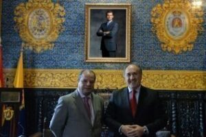 El recién nombrado cónsul general de Marruecos, recibido por Landaluce en el Ayuntamiento