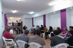 Podemos anuncia una campaña austera con actos en la calle