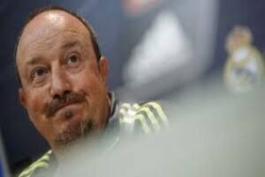 Incómoda ¿Debería dimitir Benítez por "ser eliminado" en Cádiz en al Copa?