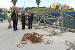 El alcalde pide celeridad para que concluyan las obras del nudo de Pajarete