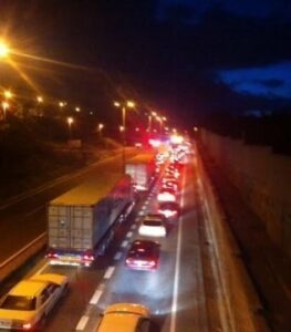 El túnel del acceso norte cortado al tráfico en los dos sentidos- Restablecido el tráfico (20:04)