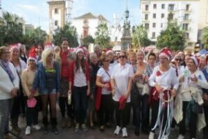 Conesa comparte actividades navideñas con los mayores del centro de día del Saladillo