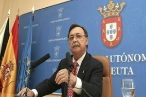 Vivas considera absolutamente necesario" mejorar las comunicaciones marítimas y aéreas con Algeciras