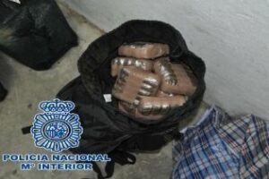 Dos detenidos en Algeciras por transportar 46 kilos de polen de hachís