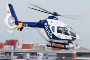 Interior incorpora un helicóptero para el control de operaciones en el Estrecho