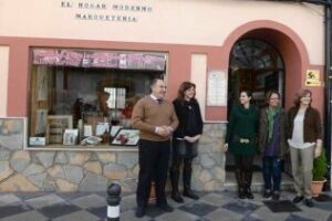 El Hogar Moderno" recibe la distinción de Establecimiento con solera
