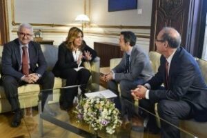 La AGI explica a Susana Díaz sus proyectos y necesidades