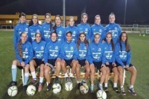 El equipo de fútbol Salesianos féminas" pisando fuerte