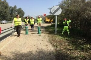La Junta adecenta el carril bici en la carretera A-2100
