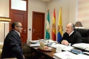 La Asociación de Veteranos Paracaidistas del Campo de Gibraltar se presenta ante el alcalde