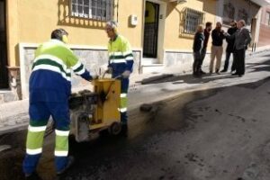 Comienzan los trabajos de reparación del saneamiento en la Bajadilla