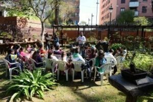 Alumnos del colegio Campo de Gibraltar visitan Los jardines de bonsáis"