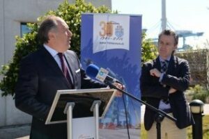 Landaluce destaca la vinculación y el compromiso de la terminal de Maersk con la ciudad