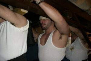 Consejos útiles a los hombres de trono y nazarenos para evitar lesiones