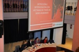 Conesa abre las jornadas sobre Detección e Interveción con Víctimas de Tráfico de Seres Humanos"