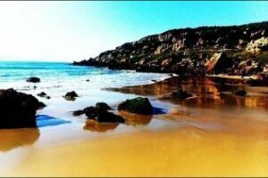 Hallado el cuerpo sin vida de un hombre en la playa de Bolonia