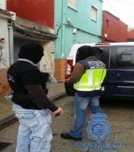 Policía Nacional detiene a empleado de una sociedad dedicada a la gestión de transferencia de dinero