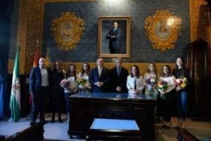 Landaluce y Casanova presentan a la romera mayor de la Feria de Castellar 2016