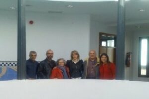 Pintor conoce la recién creada Asociación Cultural Los amigos del teatro"