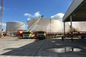 La terminal de CLH en el Puerto de Algeciras acoge un ejercicio práctico de bomberos