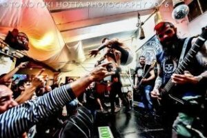 Los Brutal hicieron vibrar a La Cabaña