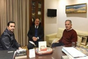 Landaluce recibe al nuevo hermano mayor del Rocío