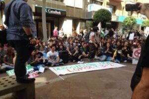 Estudiantes en huelga se manifiestan contra la Lomce en Algeciras