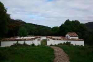 Ciudadanos Algeciras visita el enclave por la memoria histórica de la Sauceda