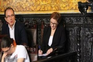 Ciudadanos desmiente las acusaciones de Abad sobre el sueldo de los cargos de confianza