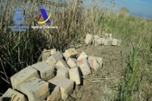 Una llamada de un ciudadano localiza 288 kilos de hachís en Punta Paloma